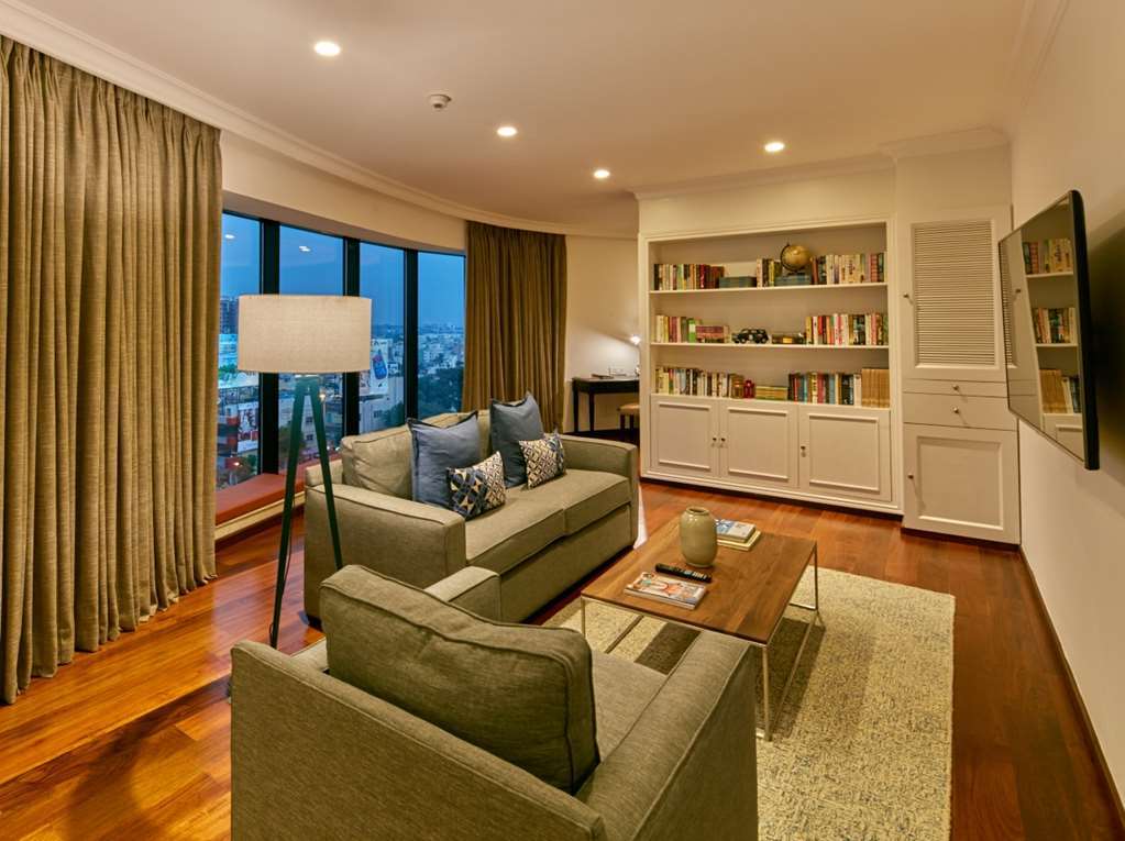 The Waverly Hotel & Residences Bangalore Room photo