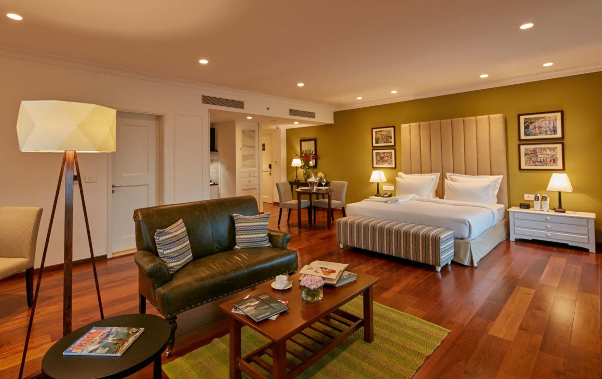 The Waverly Hotel & Residences Bangalore Exterior photo